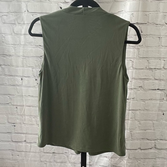 Banana Republic Olive Green Sleeveless Shirt Size Extra Small - Picture 2 of 5